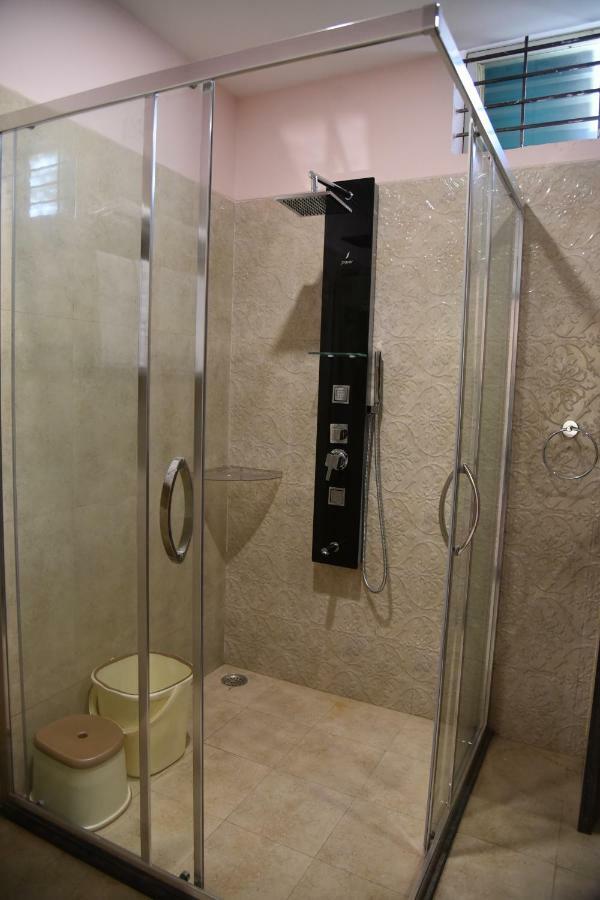 בהופאל Hotel Pushpanjali מראה חיצוני תמונה