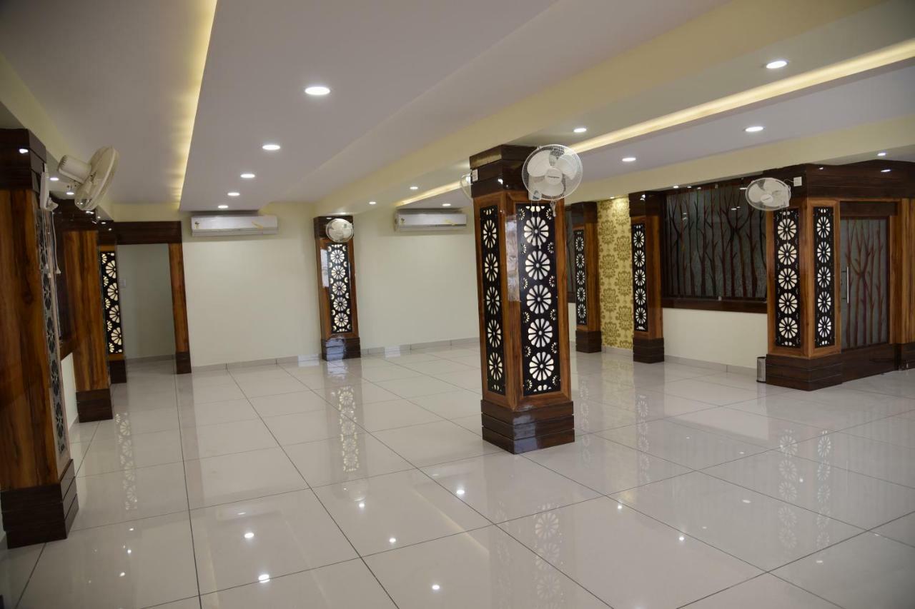 בהופאל Hotel Pushpanjali מראה חיצוני תמונה